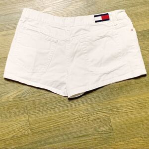 Tommy Flag Vtg Y2K 2002 White Cotton  Rigid Denim Mid Rise Jean 2.5” Short 13 34